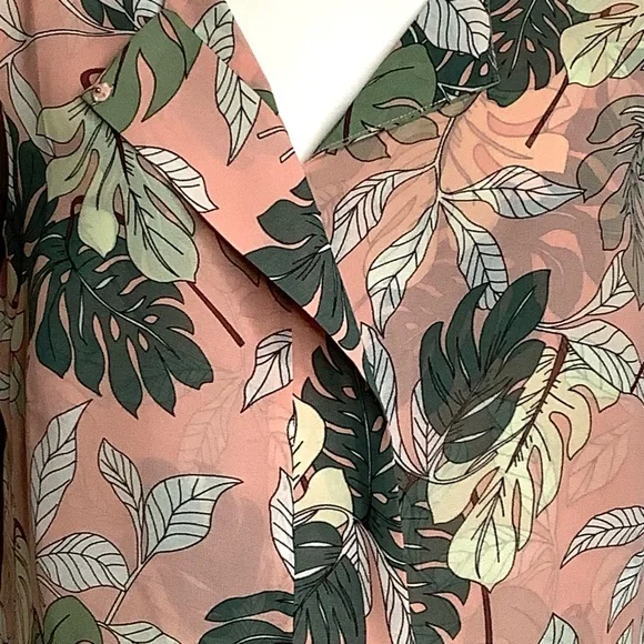 CABI 53511  Melon & Green Tropical Sleeveless Blouse V-Neck Or Snap Up To Round - Picture 5 of 15